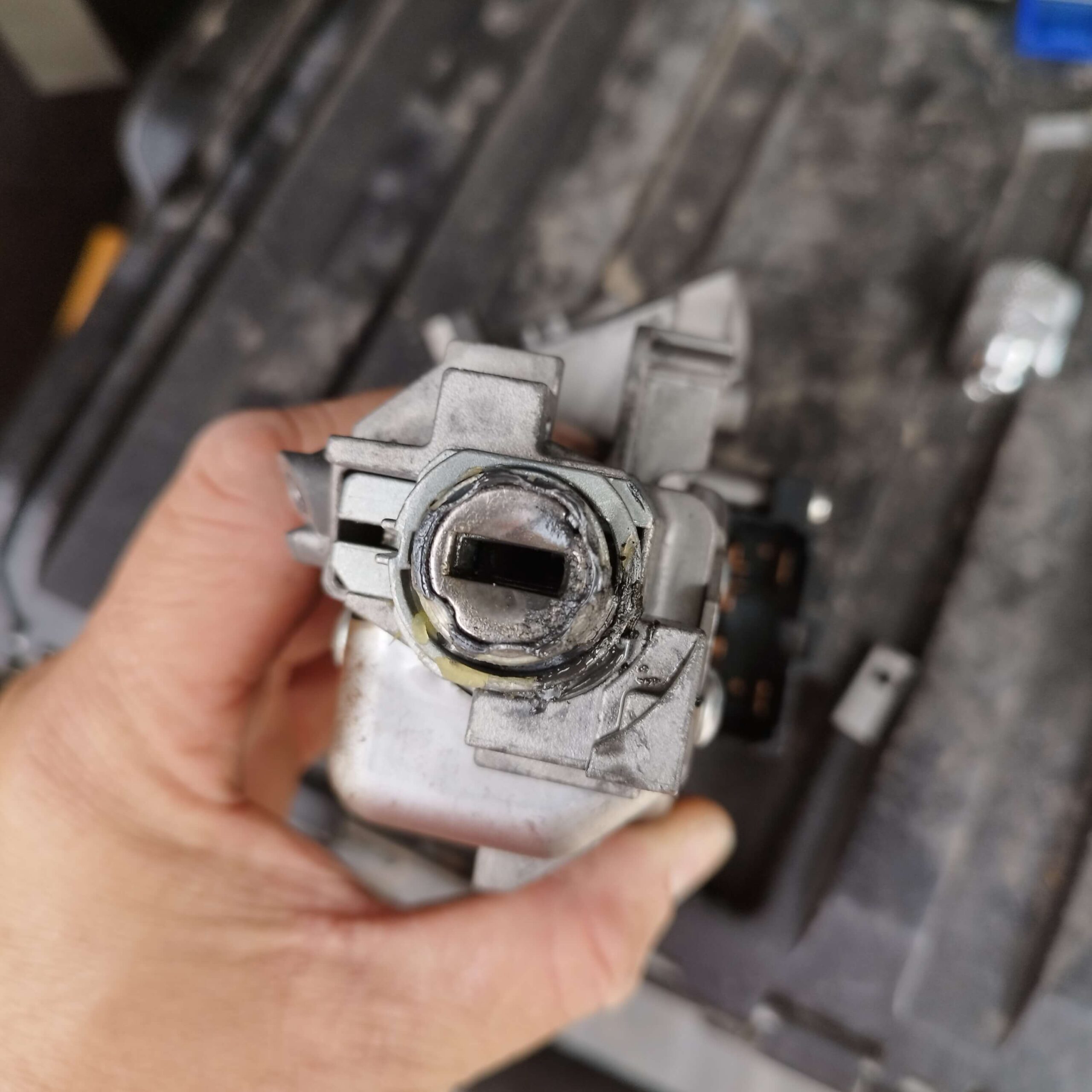 Honda gyújtáskapcsoló javítás– amikor a kulcs már nem fordul könnyen